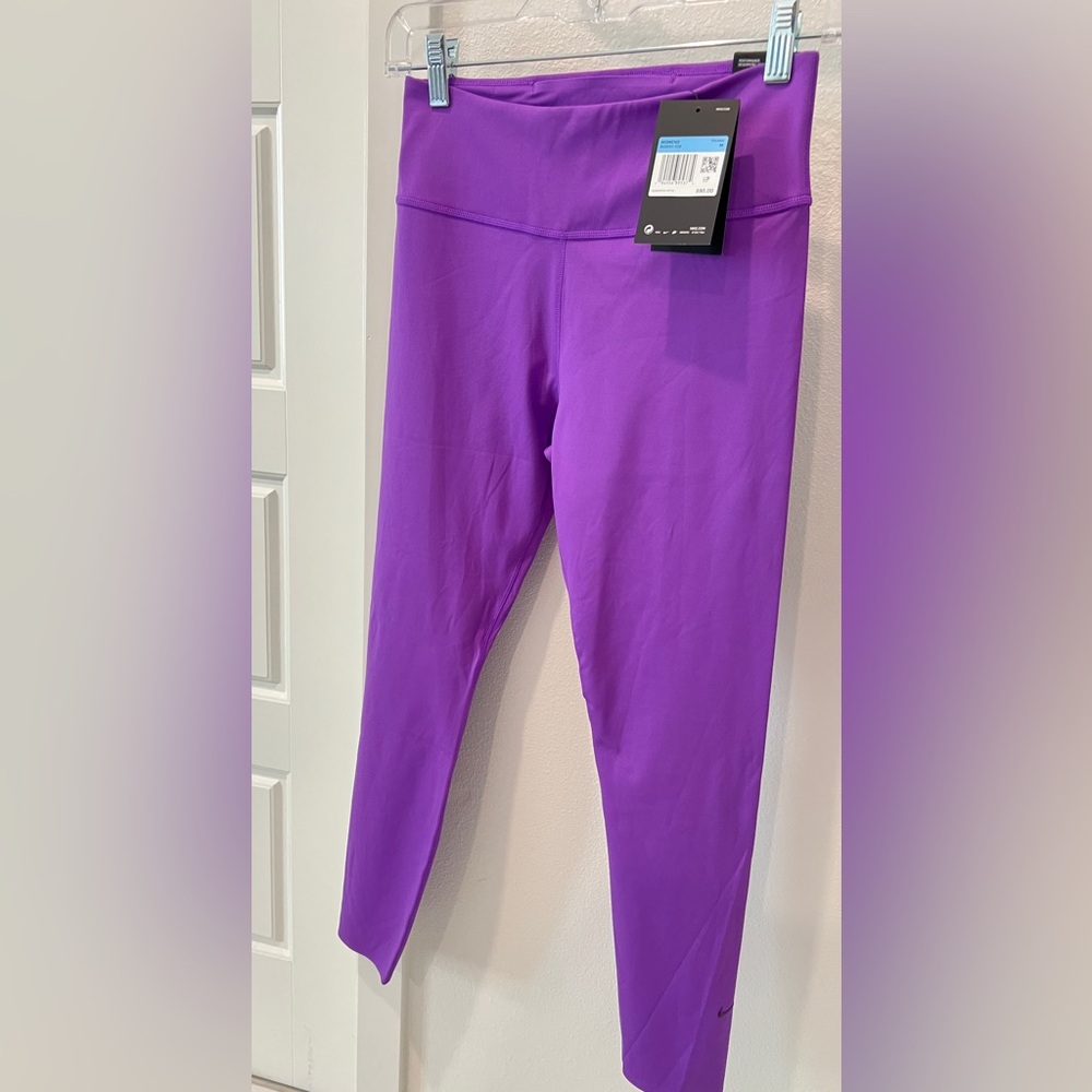 Nike Women’s One Luxe Performance Purple Leggings Size M NWT
